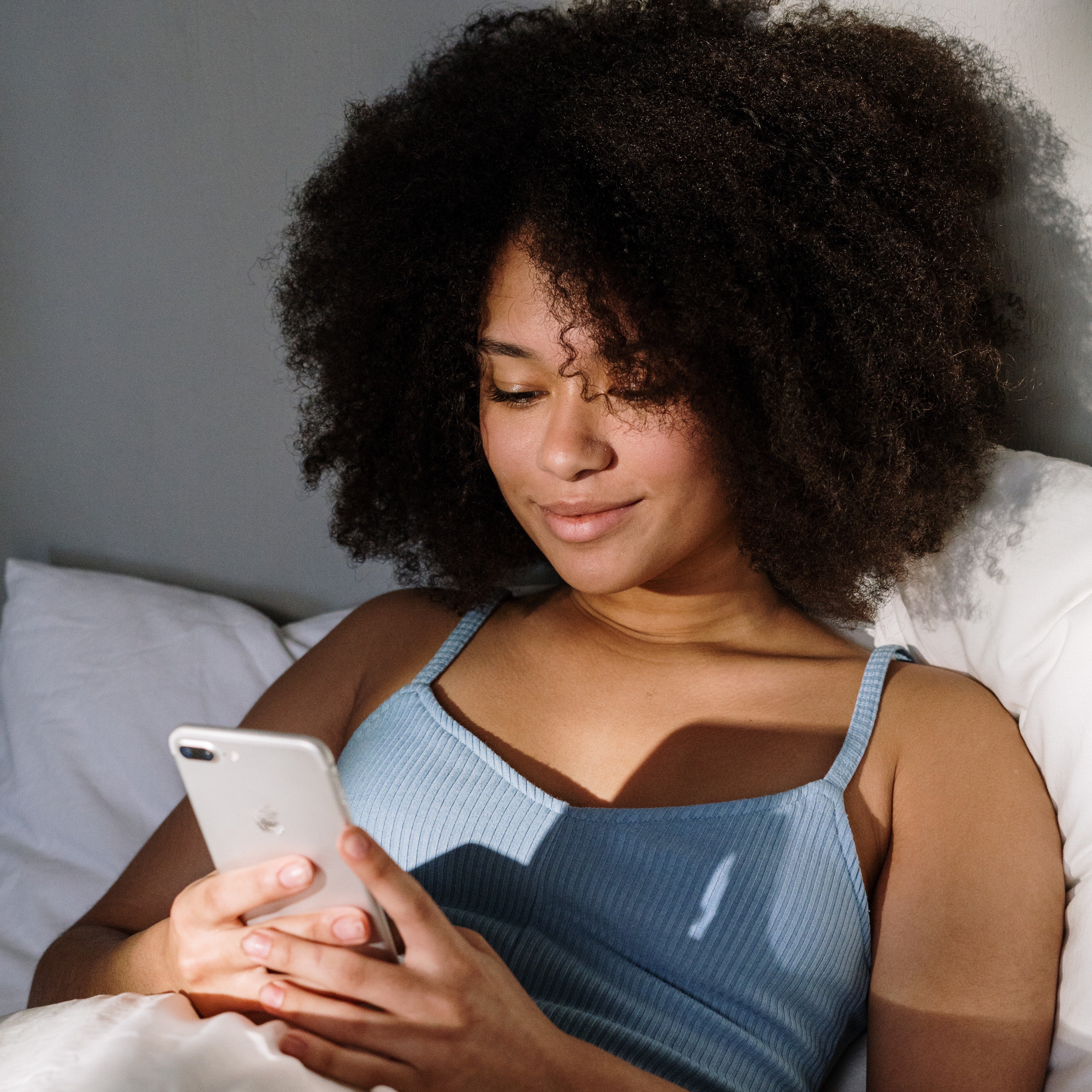 Why You Should Stop Checking Your Phone In The Morning